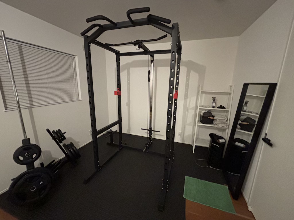 TOPFILMのパワーラックを4．5畳の部屋に設置した時のイメージ画像